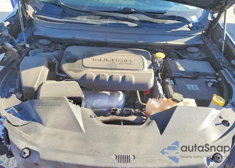 2021 Jeep Cherokee Latitude Plus z USA, uszkodzony, nr VIN 1C4PJMLB7MD107982